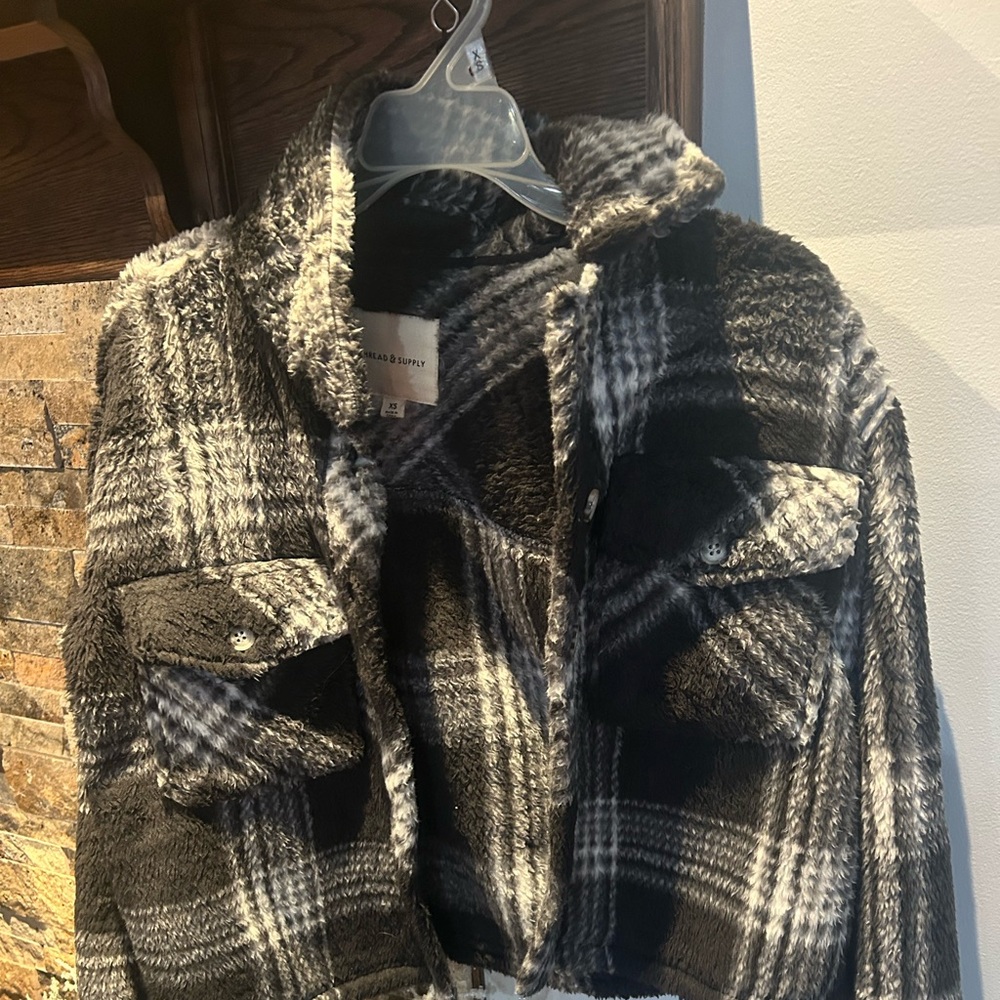 Women’s Jacket - Picture 2 of 4